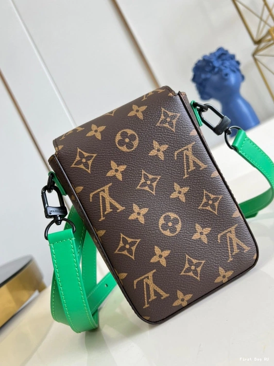 First bag LOUIS VERTICAL WALLET VUITTON S-LOCK WEARABLE 0814